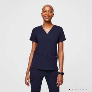 Figs Casma Three-Pocket Scrub Top